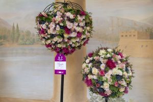 kolorowa kompozycja z różami