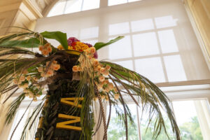 kompozycja florystyczna przedstawiająca palmę